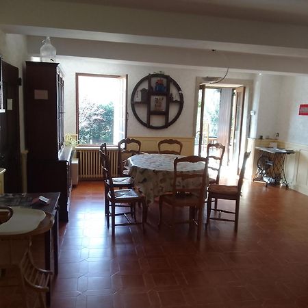 Les Favouilles - Gite & Chambres D Hotes Dauphin Extérieur photo