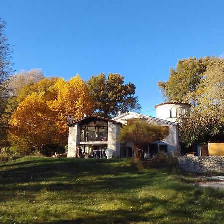 Les Favouilles - Gite & Chambres D Hotes Dauphin Extérieur photo