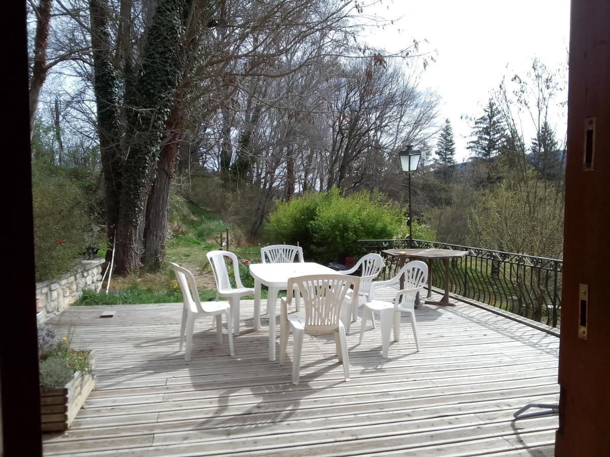 Les Favouilles - Gite & Chambres D Hotes Dauphin Extérieur photo