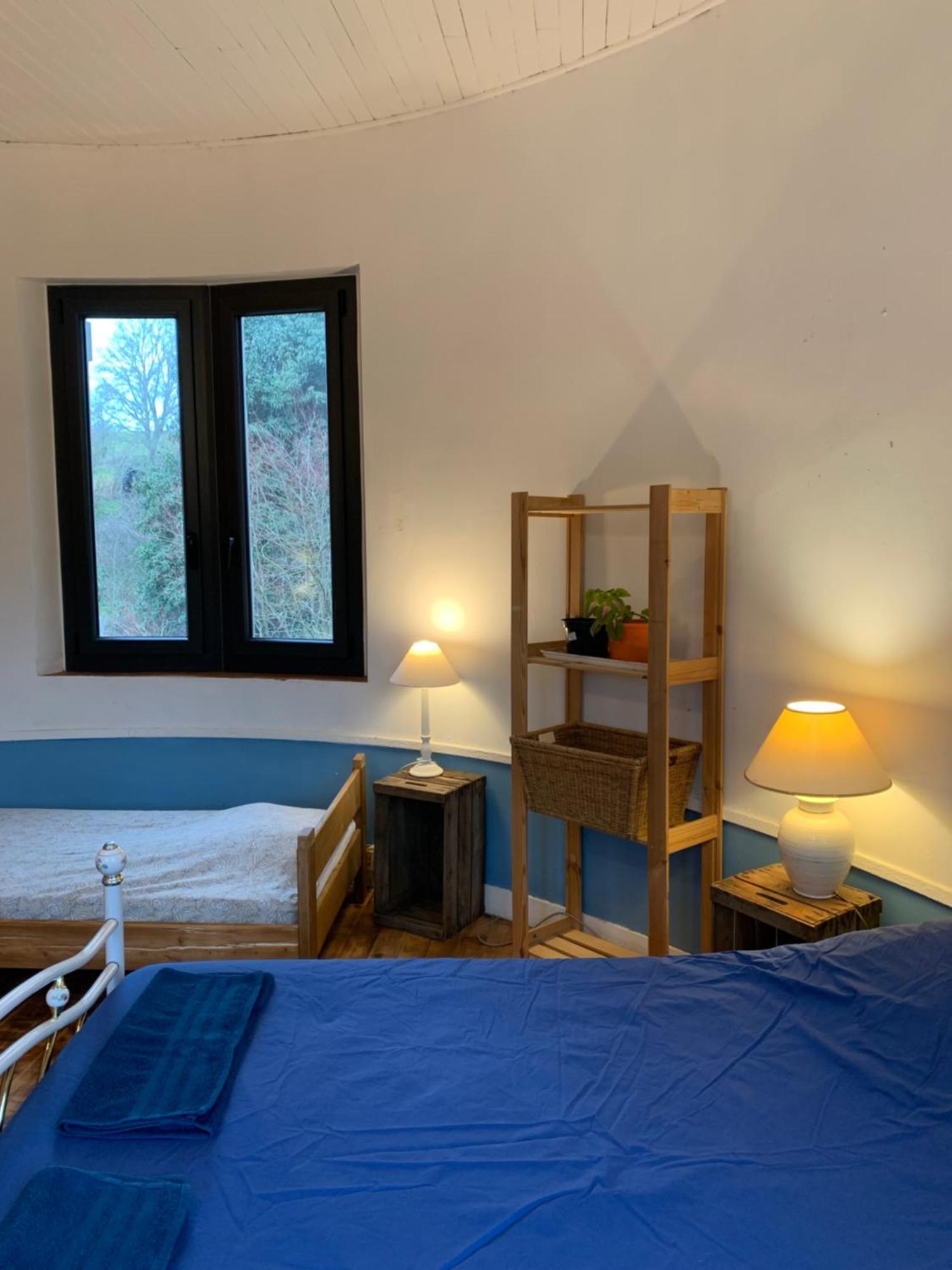 Les Favouilles - Gite & Chambres D Hotes Dauphin Chambre photo