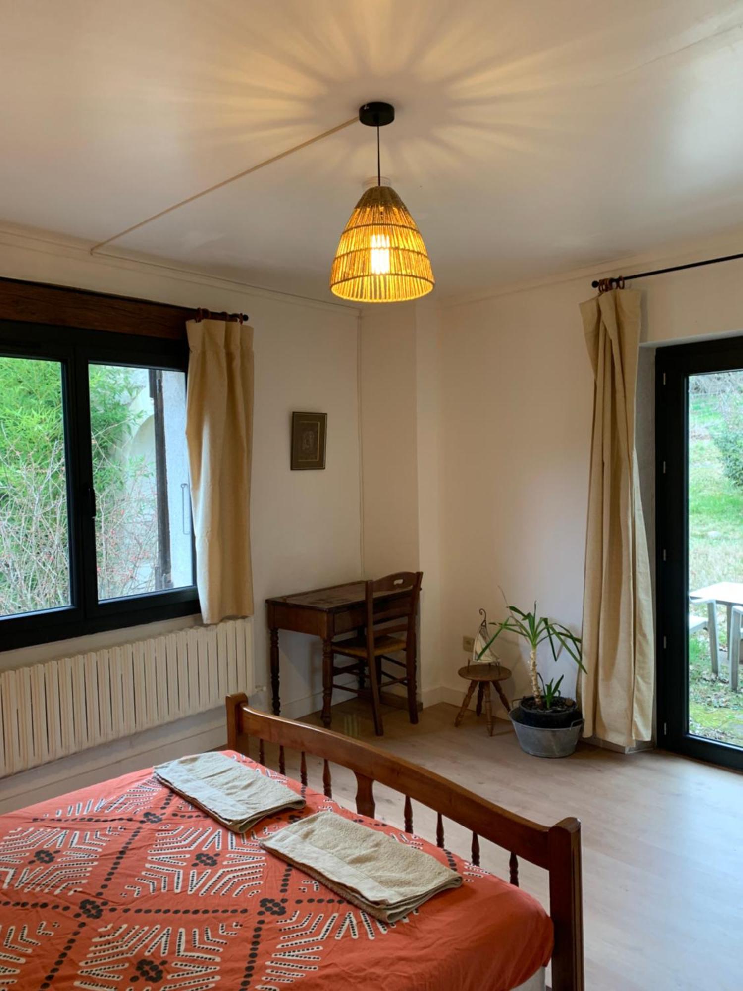 Les Favouilles - Gite & Chambres D Hotes Dauphin Chambre photo